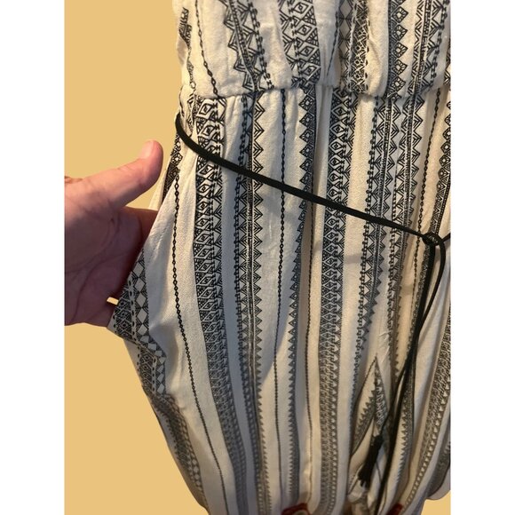 ✅3/$20 Sale Jessica Simpson Jumpsuit-Black, tan, garnet with pockets- Size Med - Picture 10 of 11